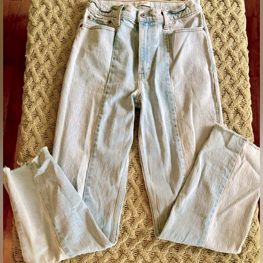 Abercrombie & Fitch 90s Ultra High Rise Straight Jean